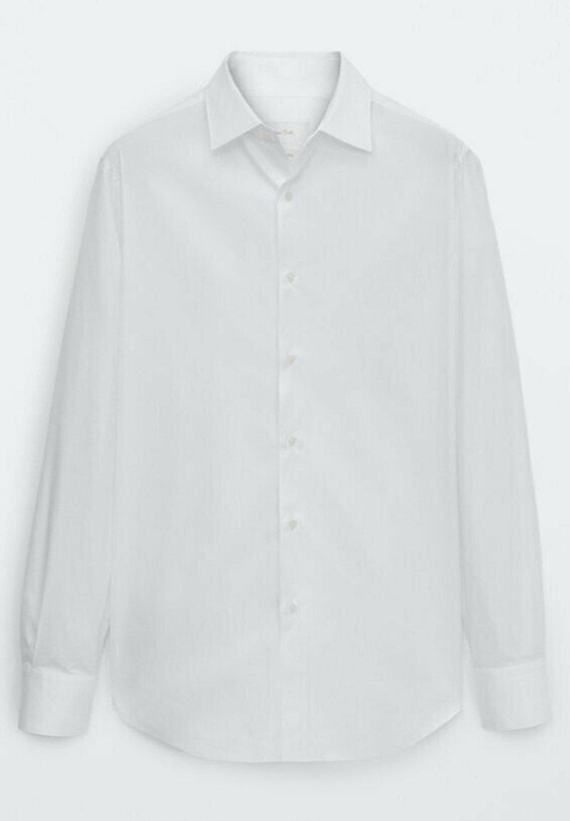 Chemise blanche à manches longues avec col pointu et poignets à un seul bouton, présentée à plat sur un fond clair.