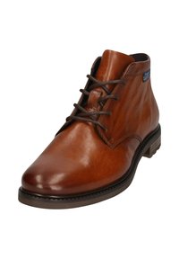 Braune Leder-Ankelboots mit dunkelbraunen Schnürsenkeln, runder Zehenpartie und schwarzer Sohle, schräg präsentiert, um Vorder- und Seitenansicht zu zeigen.