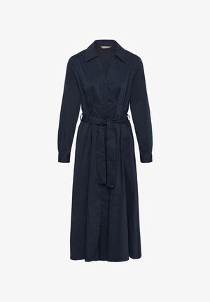 Robe bleu marine à manches longues en tissu lisse avec un col, une taille cintrée et une ceinture assortie ; comprend une jupe évasée et des poignets à boutons.