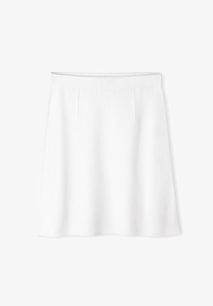 Weißer A-Linien-Rock mit glatter Textur, ausgestattet mit vorderen Falten und einem taillierten Bund, entworfen für einen klassischen, vielseitigen Look.