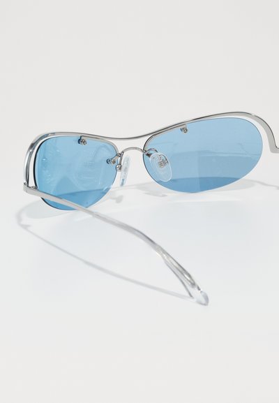 Henrik Vibskov LANA SUNGLASSES UNISEX - Óculos de sol - silver-coloured/light blue