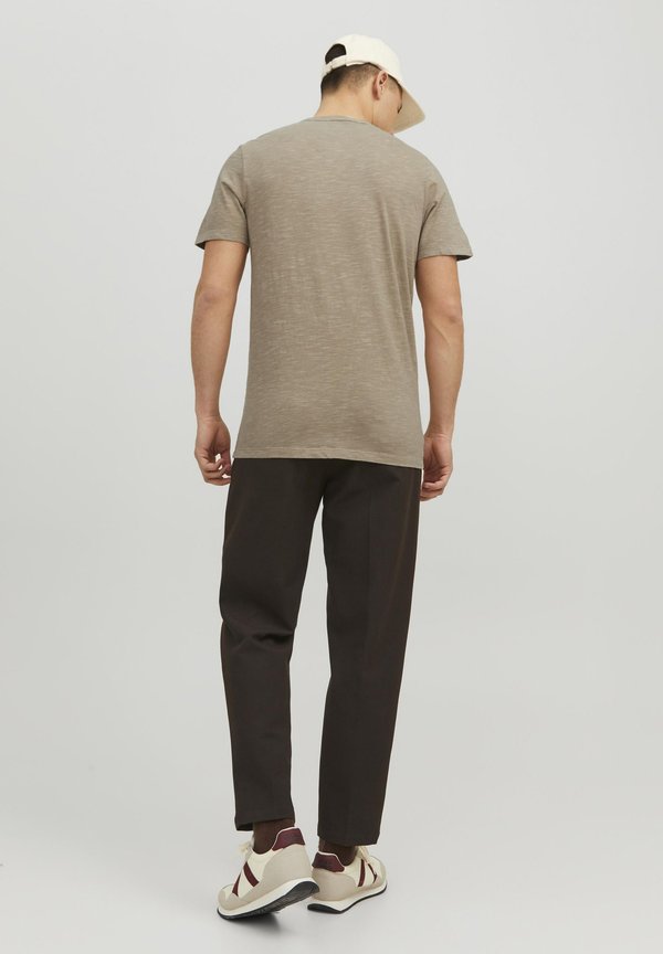 ESPLIT NECK NOOS - Basic T-shirt - crockery fit slim3