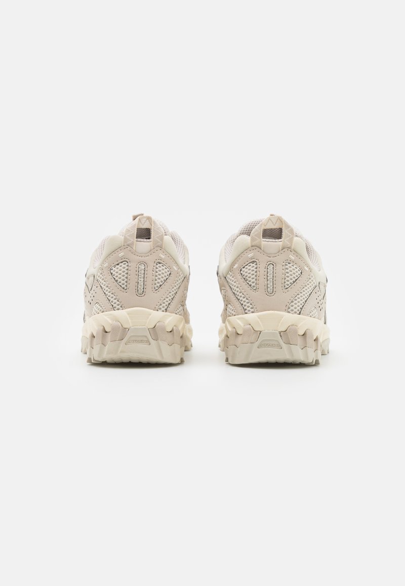 New Balance 610 UNISEX - Sneaker low - off-white/offwhite - Zalando.de 