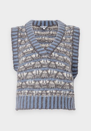 Gilet sans manches en tricot avec des motifs géométriques bleus, gris et blancs, et un col en V et un ourlet côtelés.