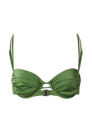 Grüner Satinstoff-Bikini-Oberteil mit Unterwire, gerafften Cups, verstellbaren Trägern und einem metallischen Verschluss vorne. Glatte Textur und elegantes Design.