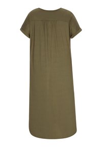 Rochie de culoare verde măslin, cu mâneci scurte, decolteu rotund, detalii pliate ușor pe spate și un design drept, de lungime midi. Textură de țesătură moale.