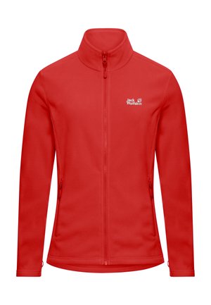 Rote Fleecejacke mit hohem Kragen, Frontreißverschluss, zwei Seitentaschen und kleinem Logo auf der Brust. Weiche Textur und figurbetontes Design.