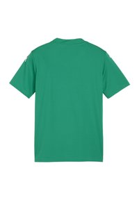 Camiseta verde de manga corta hecha de una tela suave, con un diseño sencillo y un cuello redondo sin adornos.