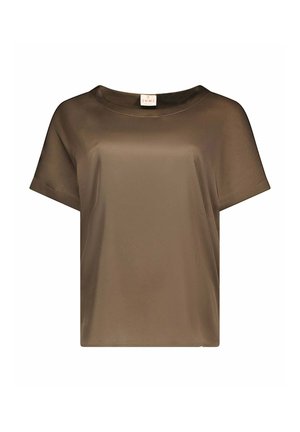Blusa marrone in raso, maniche corte e vestibilità ampia, con scollo rotondo e luminosità sottile, mostrata su sfondo bianco semplice.