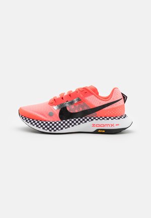 ZOOMX ULTRAFLY - Trail running shoes - bright crimson/black/white