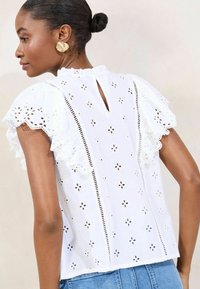 Lipsy REGULAR FIT - BRODERIE RUFFLE - Pusero - white