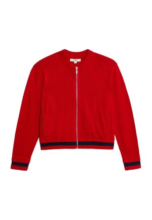 Rode gebreide cardigan met ritssluiting, met een ronde halslijn, twee zijzakken en marineblauwe ribgebreide accenten aan de onderkant en manchetten.