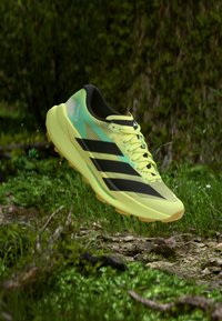 Επιλέχθηκε, frozen lemon/core black/pulse mint
