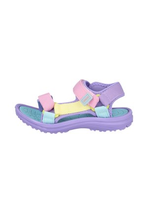 Sandalia infantil de punta abierta con suela morada, correas ajustables en rosa pastel, amarillo y azul, y plantilla texturizada de color azul verdoso.