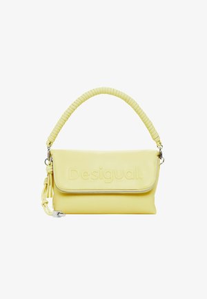 Borsa a tracolla gialla in pelle con manico intrecciato e testurizzato. Presenta un logo in rilievo, chiusura a zip e un pon-pon staccabile. Finitura liscia complessiva.