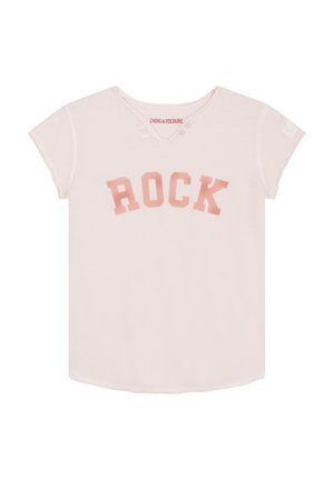Hellrosa T-Shirt mit kurzen Ärmeln, auf der Brust prangt in großen, fetten Buchstaben "ROCK" und im Kragen ist der Markenname Zadig & Voltaire klein eingestickt.