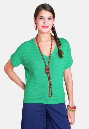 TRAVAILLÉ VICTORIA - Basic T-shirt - vert