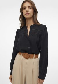 Vero Moda VMEMMA - Overhemdblouse - black