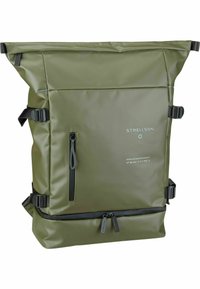 Grüner wasserdichter Rucksack mit Roll-Top-Design, schwarzen Reißverschlüssen, verstellbaren Trägern und Logo. Verfügt über eine Vordertasche mit Reißverschluss und Schnallen.