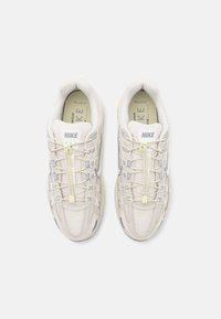 Nike Sportswear P-6000 ITS - Trainers - light bone/platinum violet/cement grey/platinum violet/life lime