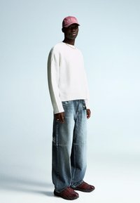 Bershka Pullover - white