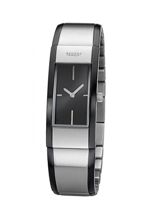 Herenpolshorloge met een rechthoekige zwarte wijzerplaat, zilverkleurige metalen kast en een armband van staal met afwisselend matte en gepolijste afwerkingen. Voorzien van minimalistische uurmarkeringen.