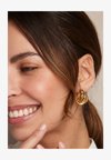 STATEMENT INTERLOCKING EARRING - Oorbellen - pale gold-coloured