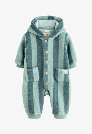 Miękki kombinezon dla niemowląt z polaru z kapturem, pionowe niebieskie paski, drewniane guziki, dwie kieszenie z przodu i metka "Hello Little One" na kieszeni.