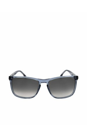 Occhiali da sole rettangolari eleganti con lenti a gradiente scuro e montatura in plastica grigia trasparente, mostrati frontalmente su uno sfondo bianco.