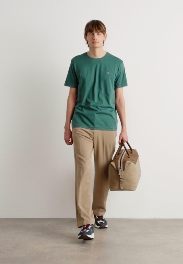 SHIELD - Basic T-shirt - grün3