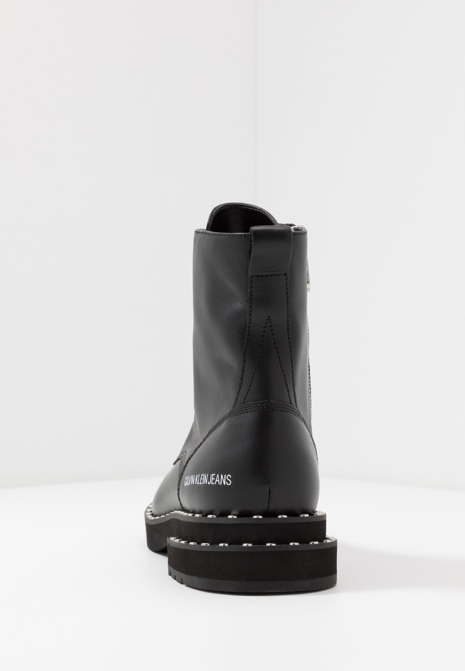 calvin klein cowboy jeans