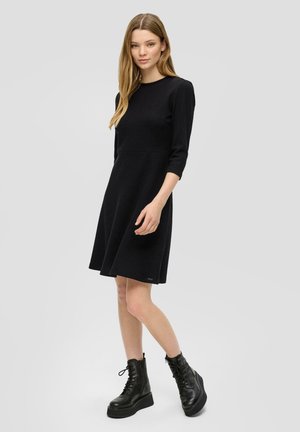 MIT NACKEN-CUT-OUT - Robe de jour - schwarz