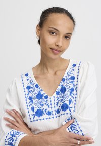 b.young BYICOLET VNECK - Bluse - off white mix