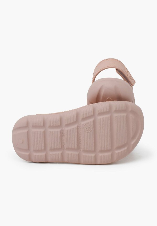 DOBLE HEBILLA COLORES TIRA ADHERENTE – Badesandale – maquillaje