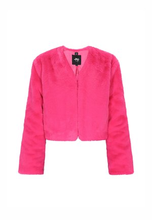 Kunstpels cropped jakke i lys pink. Har lange ærmer og v-halsudskæring. Blød tekstur uden synlig hardware eller lukninger.