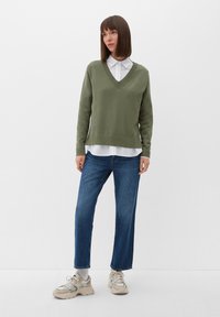 s.Oliver V NECK - Strickpullover - olivgrün