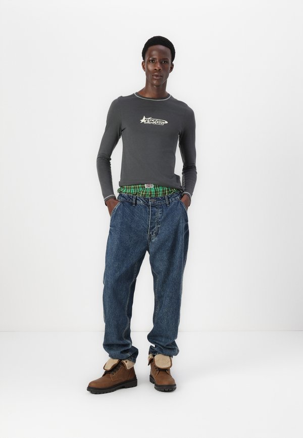 DOMINO - Straight leg jeans4