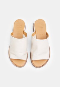 Bata Pantofle - bianco