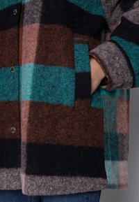 Marc O'Polo DENIM CHECK COAT RELAXED MID LENGTH METAL PRESSBUTTONS - Casaco curto - multi/pecan