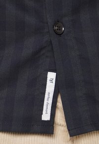 Minimum HEYES - Camisa - navy blazer
