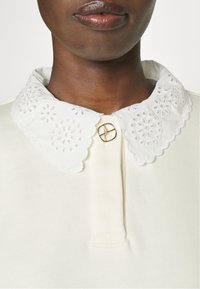 Claudie Pierlot Mikina - off-white