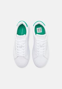 Tommy Hilfiger COURT  - Trainers - white/olympic green