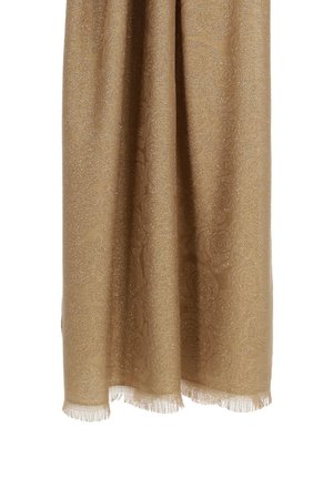 Brązowy, pleciony szal z teksturowanym kwiatowym wzorem, subtelnym połyskiem i frędzlami na brzegach. Miękka tkanina, łatwo się układa.