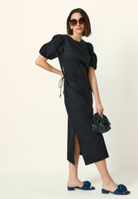 Next SIDE PUFF MIDI - REGULAR FIT - Rochie maxi - black
