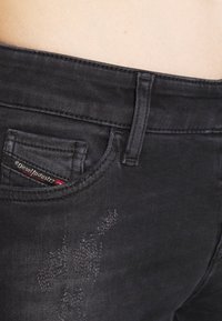 Diesel Vaqueros pitillo - grey denim