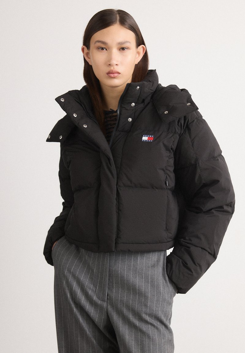 Tommy Jeans ALASKA GRID - Bunda z prachového peří - black