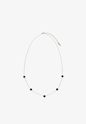 Ezüst láncnyaklánc öt egyenletesen elhelyezett, kerek kis fekete köves medállal és állítható kapoccsal.