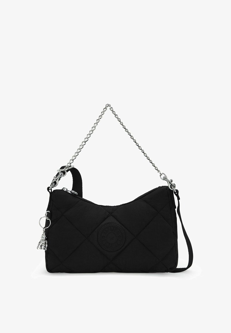 Borsa a tracolla in nylon nero trapuntato con una tracolla in catena argentata, con un dettaglio rotondo del logo e un piccolo charm. Chiusura con zip nella parte superiore.