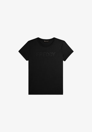 T-shirt noir à manches courtes avec col rond et "FREDDY" en petits clous noirs sur la poitrine.