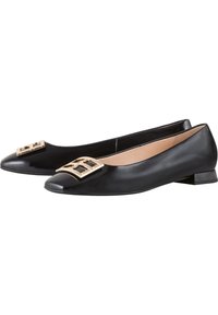 Ballerine in vernice nera con punta a forma di mandorla e un'accattivante fibbia decorativa in tonalità oro sul davanti, dotate di un tacco basso.